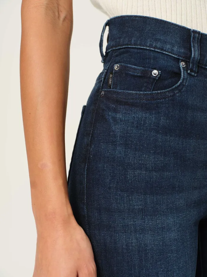 DL1961 Instasculpt Women Halle Straight High Rise Instasculpt 29034 Jeans