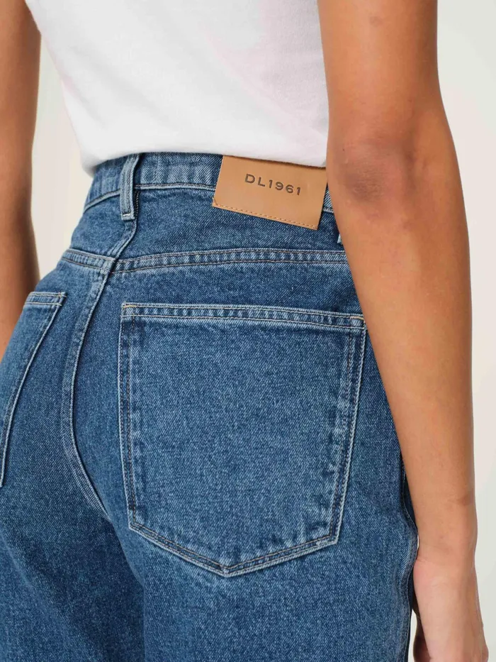 DL1961 Tall Women Demie Straight High Rise 31034 Jeans