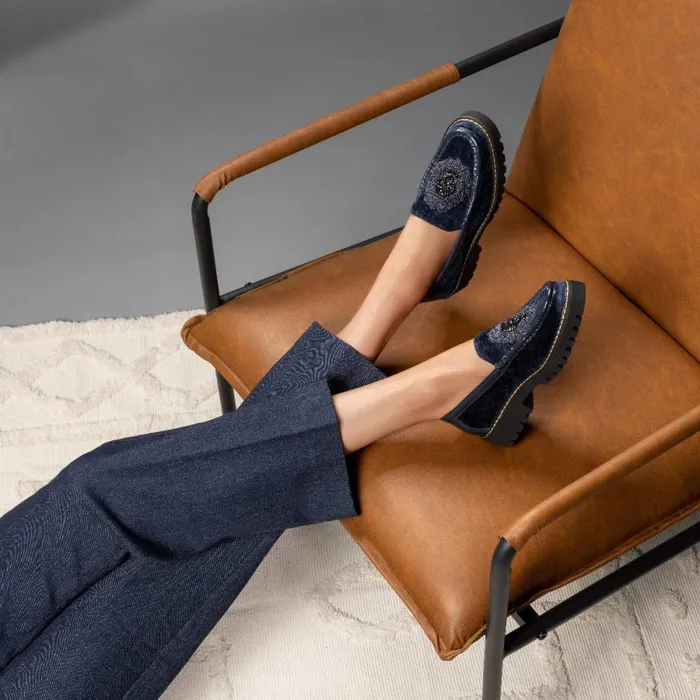 Donald Pliner Casual Hope Shoes Navy Ornament 8211 Women Donald Pliner Casual Hope Shoes Navy Ornament 8211 Women
