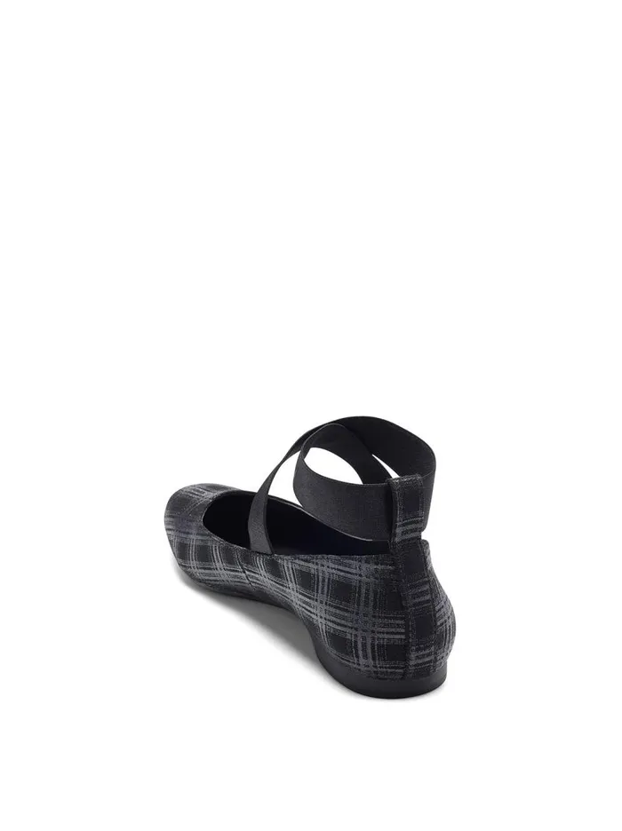 Jessica Simpson Flats Women Mandalaye Ballet Flat In Black Shimmer Black Shimmer