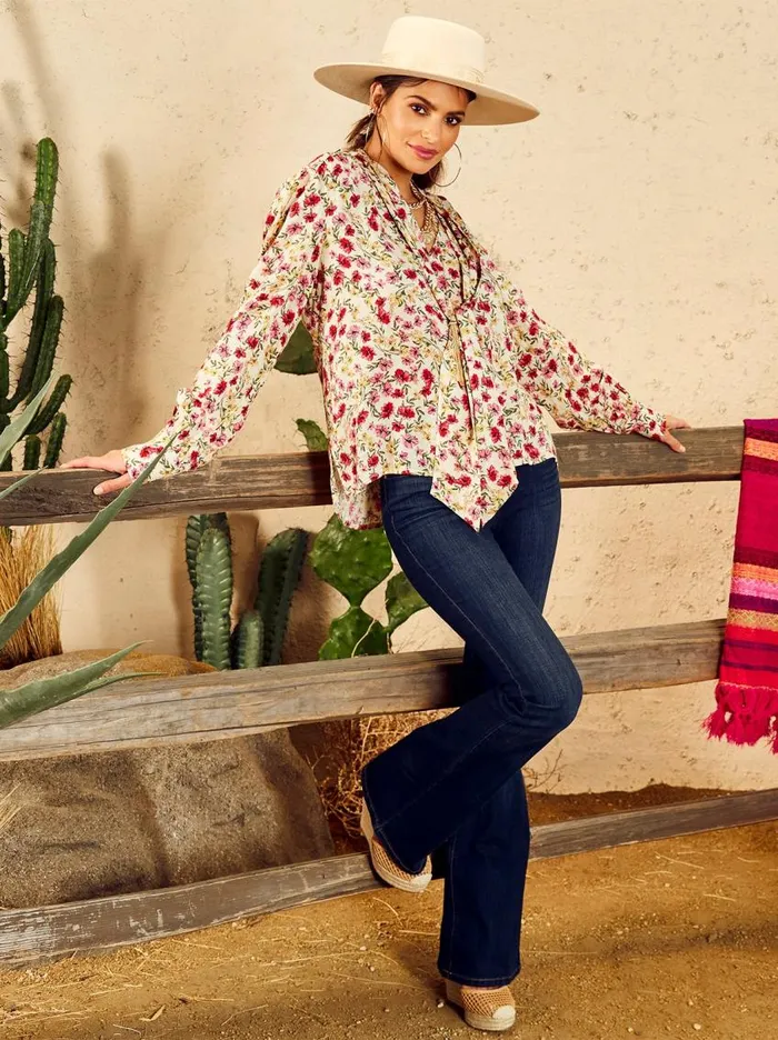 Jessica Simpson Tops Women Dazed Blouse In Canvas Posies Canvas Posies