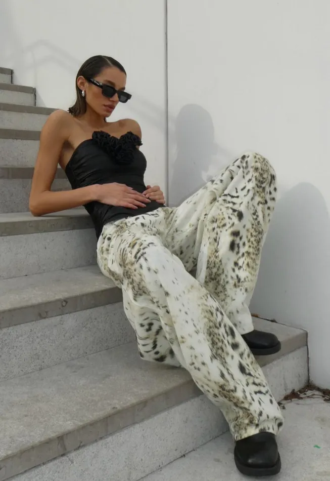 Lioness Fashion HORSESHOE JEAN Snow Leopard Women Pants Lioness Fashion HORSESHOE JEAN Snow Leopard Women Pants