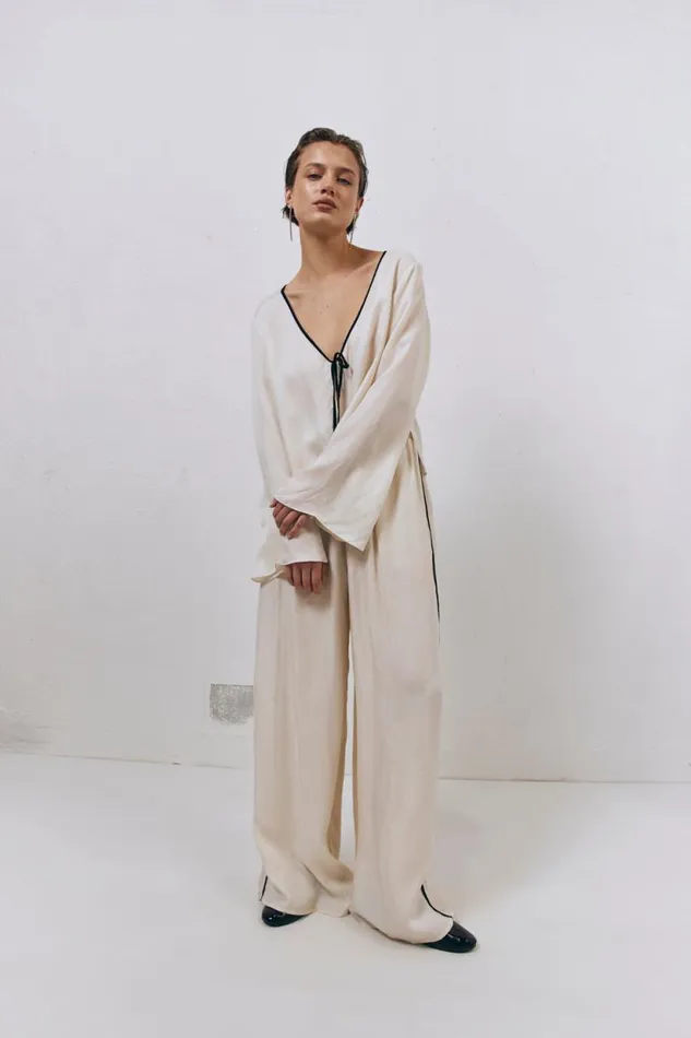 Women VRG GRL Long Sleeve Moonscapes Tie Front Top Cream Women VRG GRL Long Sleeve Moonscapes Tie Front Top Cream