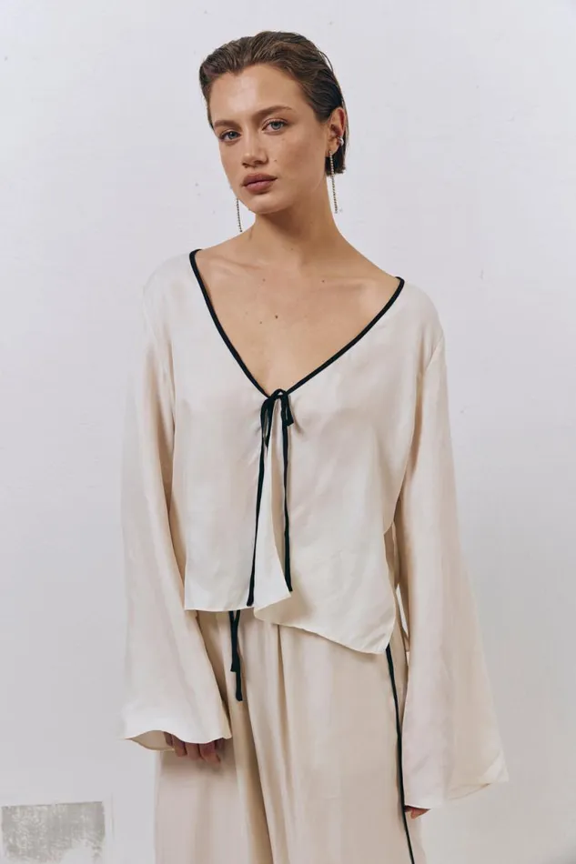 Women VRG GRL Long Sleeve Moonscapes Tie Front Top Cream Women VRG GRL Long Sleeve Moonscapes Tie Front Top Cream