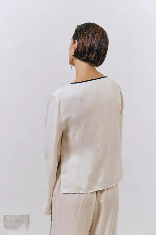 Women VRG GRL Long Sleeve Moonscapes Tie Front Top Cream Women VRG GRL Long Sleeve Moonscapes Tie Front Top Cream