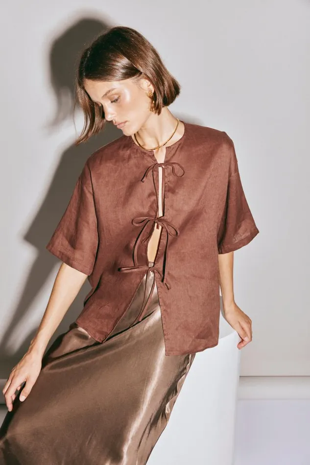 Women VRG GRL Short Sleeve Naomi Linen Smock Top Umber