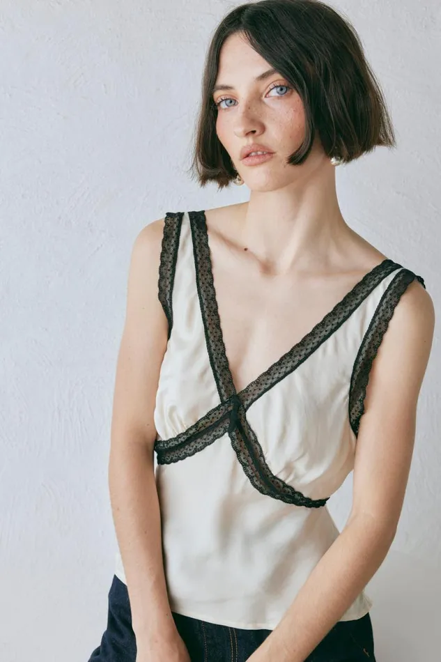 Women VRG GRL Sleeveless Andi Top Cream