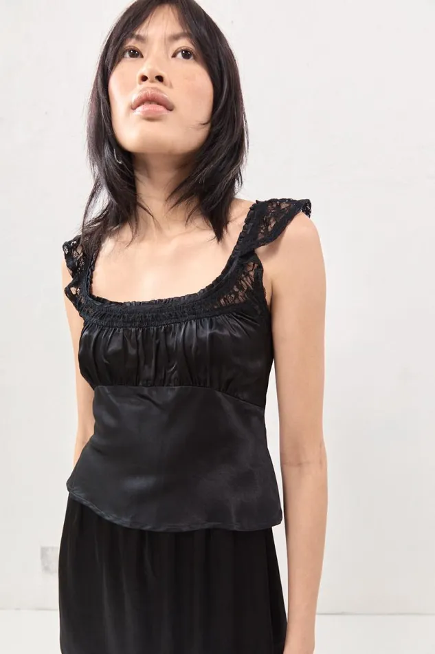 Women VRG GRL Sleeveless Isabella Top Black