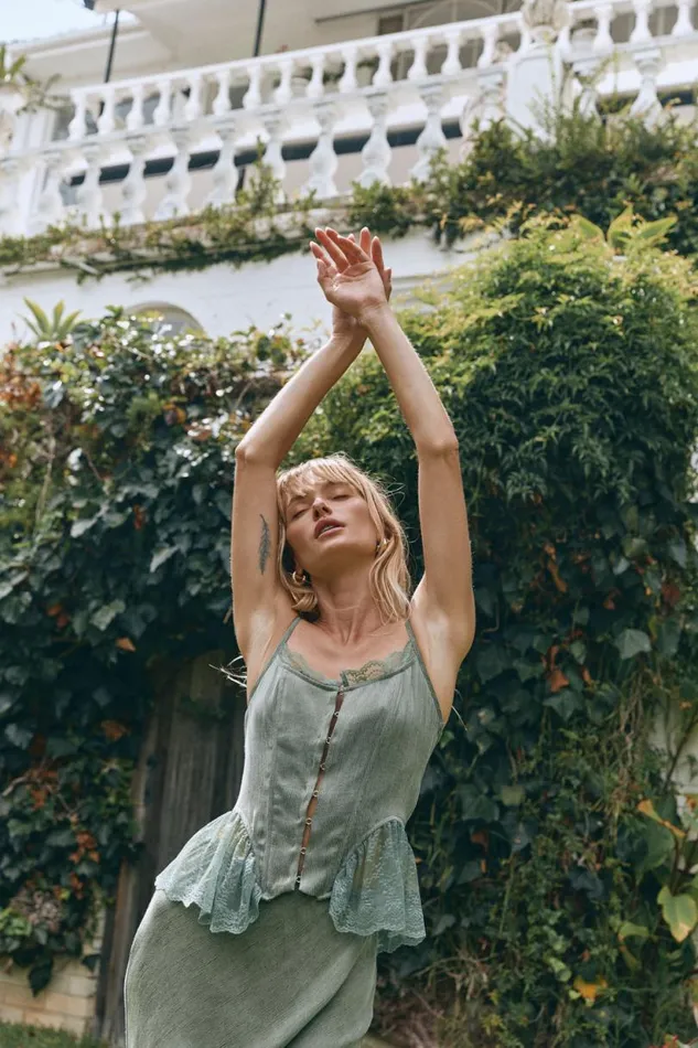 Women VRG GRL Sleeveless Rhapsody Top Forest Women VRG GRL Sleeveless Rhapsody Top Forest
