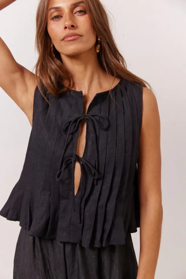 Women VRG GRL Sleeveless Valeria Linen Top Black