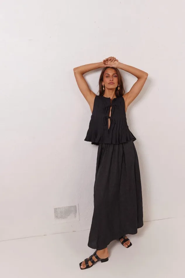 Women VRG GRL Sleeveless Valeria Linen Top Black Women VRG GRL Sleeveless Valeria Linen Top Black