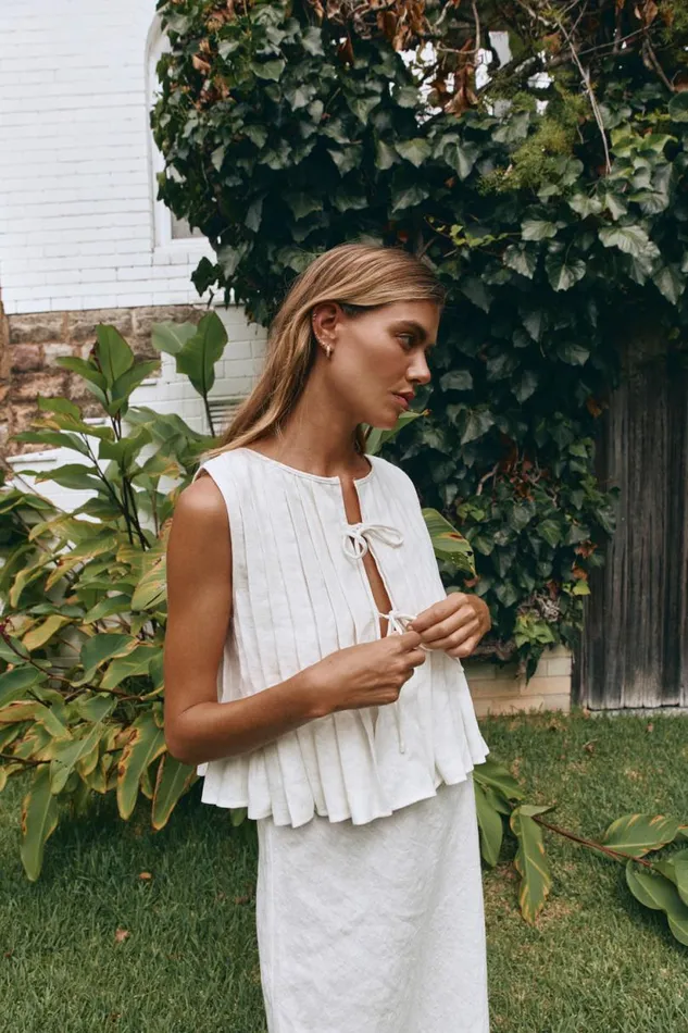 Women VRG GRL Sleeveless Valeria Linen Top White Women VRG GRL Sleeveless Valeria Linen Top White